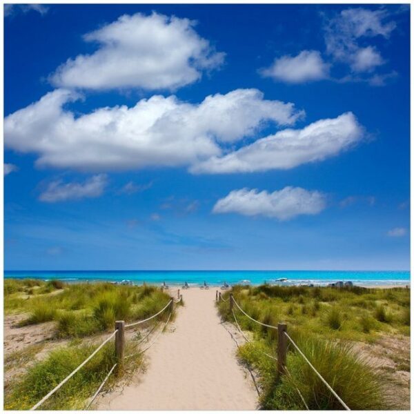 Wallario Möbelfolie Sandweg zum blauen Meer mit blauem Himmel