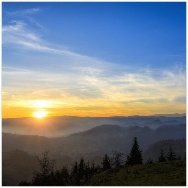 Wallario Möbelfolie Sonnenaufgang über dem Schwarzwald