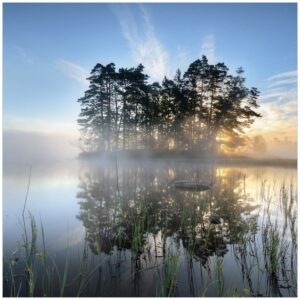 Wallario Möbelfolie Stiller See mit Insel im Morgennebel