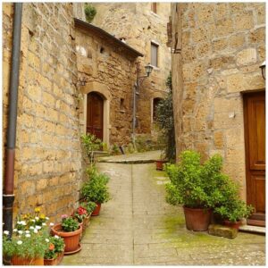 Wallario Möbelfolie Weg durch die Altstadt - Toskana in Italien