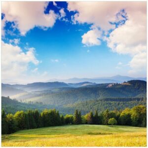 Wallario Möbelfolie Berglandschaft im Gebirge unter blauem Himmel