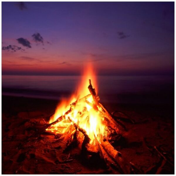 Wallario Möbelfolie Lagerfeuer am Strand