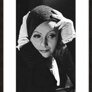 artissimo Bild mit Rahmen Bild gerahmt 51x71cm / schwarz-weiß Poster mit Rahmen / Greta Garbo, Film-Star: Greta Garbo